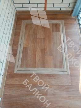 Отделка пола и потолка на балконе